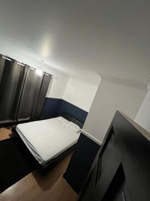 Villa Cheerful 3 Bed House With Free Parking. à Nottingham Extérieur photo