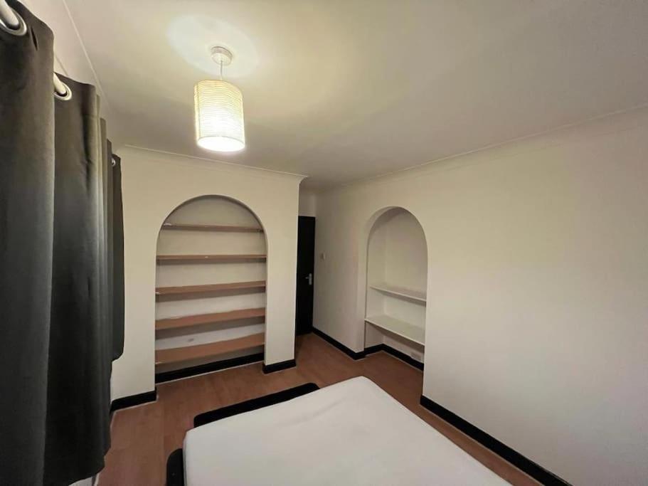 Villa Cheerful 3 Bed House With Free Parking. à Nottingham Extérieur photo
